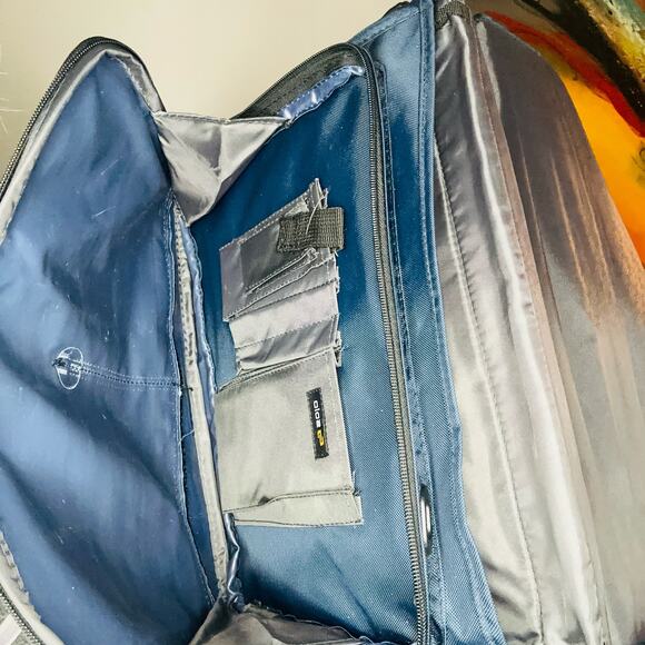 NWT SOLO Navy Expandable 15.6” Laptop Messenger Briefcase Shoulder Bag - Picture 11 of 16